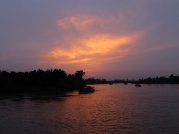 Sonnenuntergang auf dem Mekong