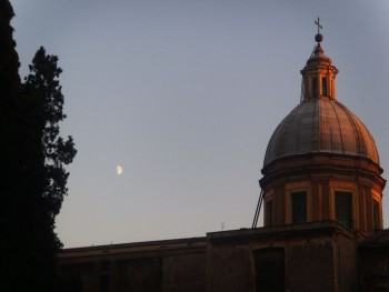 Rom und Mond